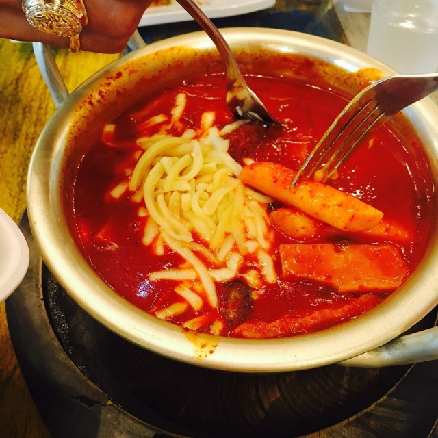 Topokki with Cheese and Seafood