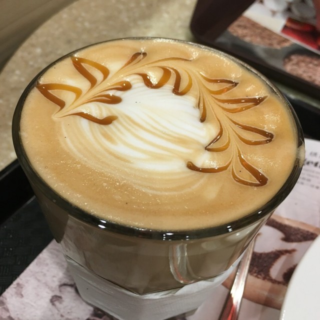 岩鹽焦糖鮮奶咖啡