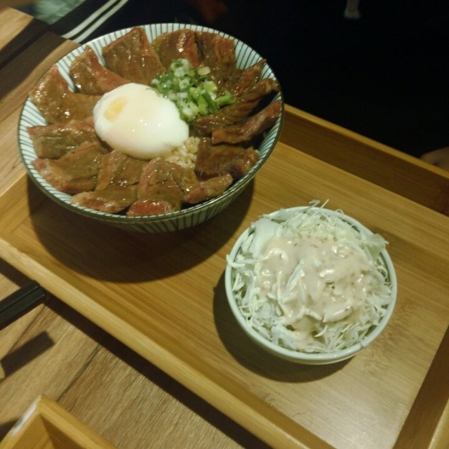 安格斯牛排丼
