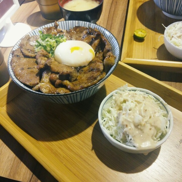滿燒豚丼