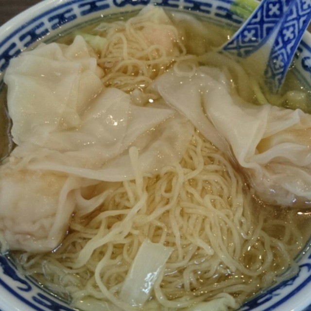 wonton noodle soup