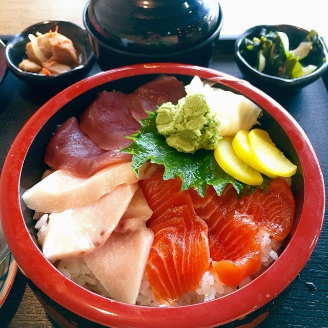 Assorted Sashimi Don