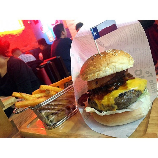 招牌漢堡之選👍🏻 炸薯條也出色!