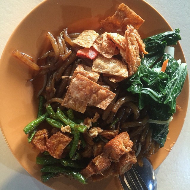 Economical Mixed Vegetable Stir Fried Mee Tai Mak