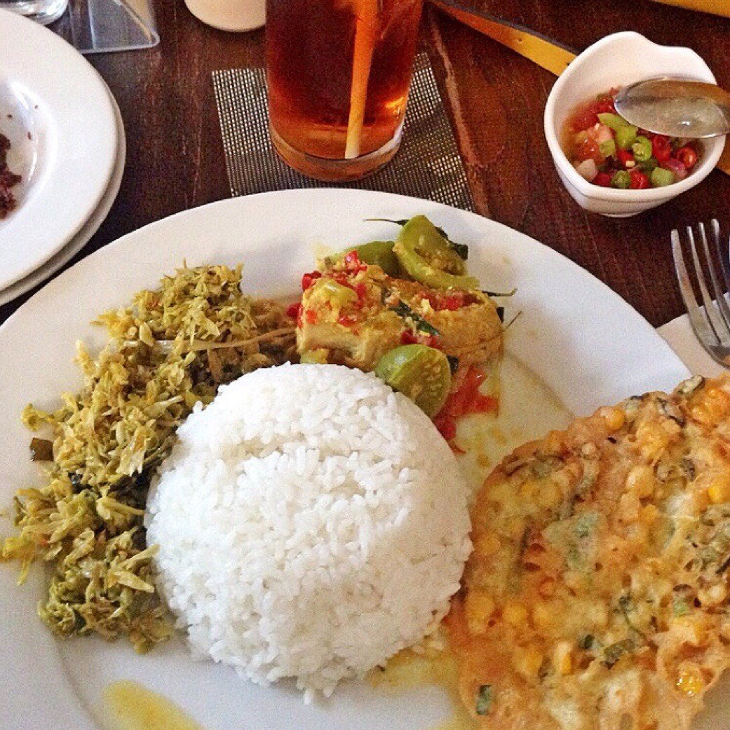 Nasi Perkedel Jagung Tumis Bunga Pepaya Ayam Woku Elmanna Resto Manado Foto Di Jakarta Selatan Jakarta Openrice Indonesia