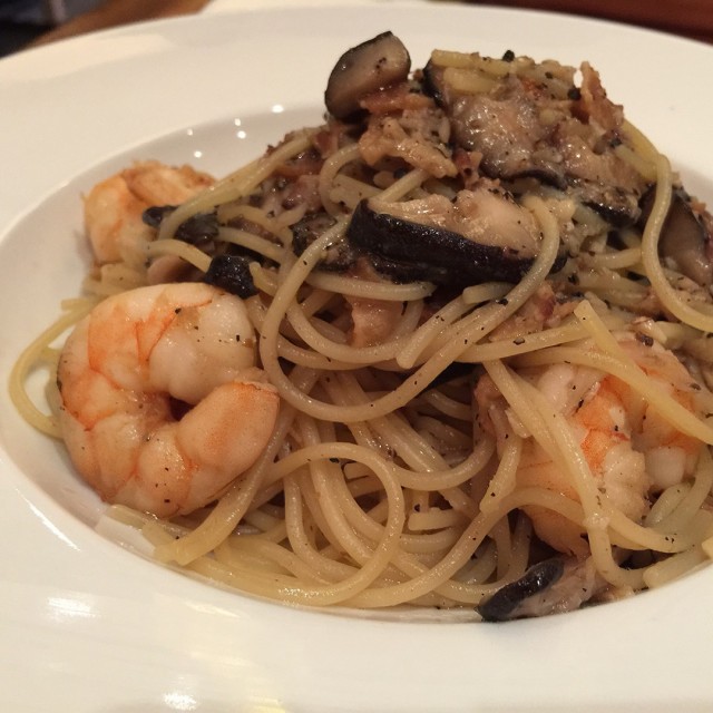 Prawn and bacon aglio olio 