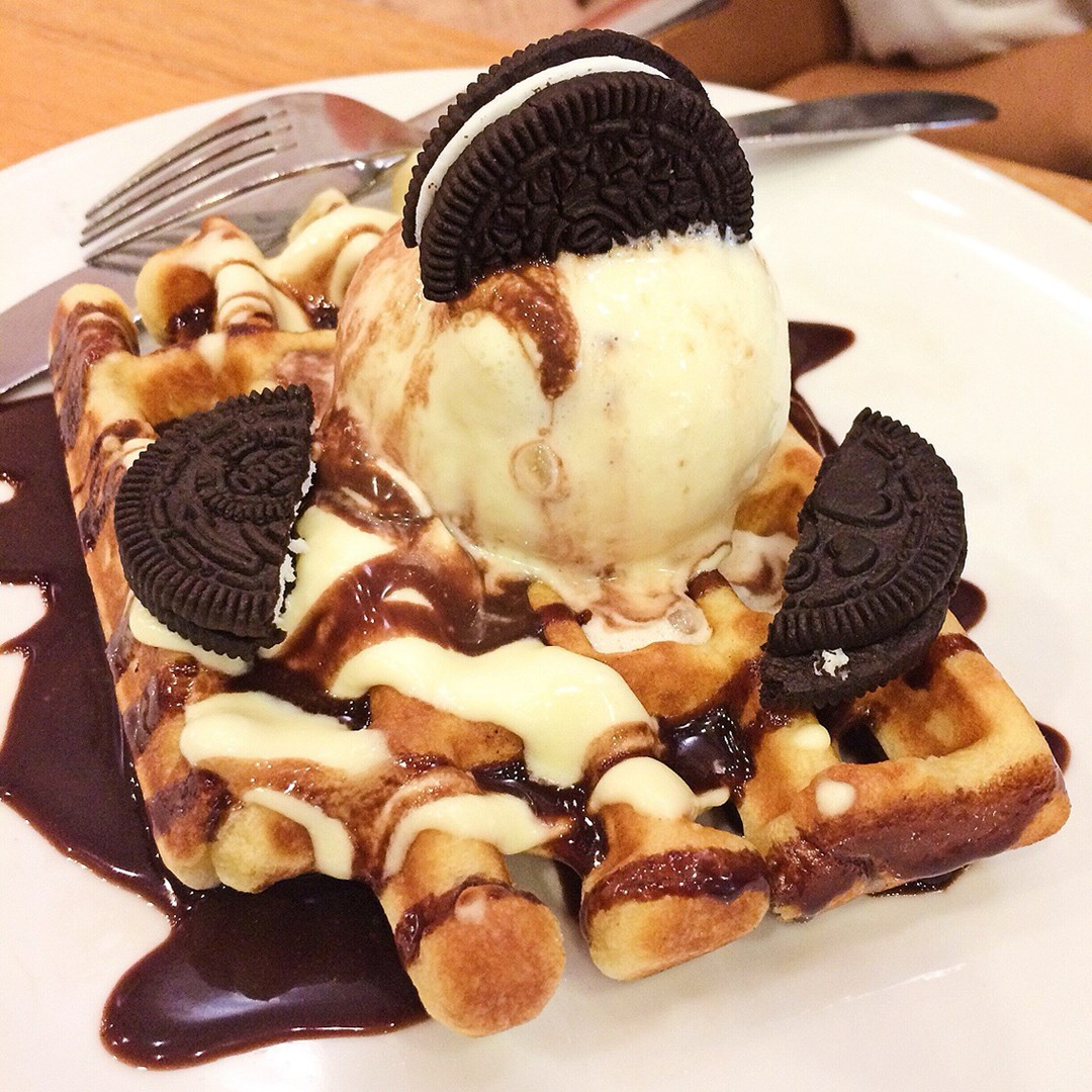 Hasil gambar untuk restoran Pancious waffle