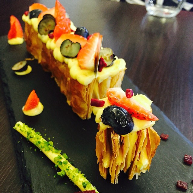 喜歡千層的口感，酸酸甜甜的，好吃。