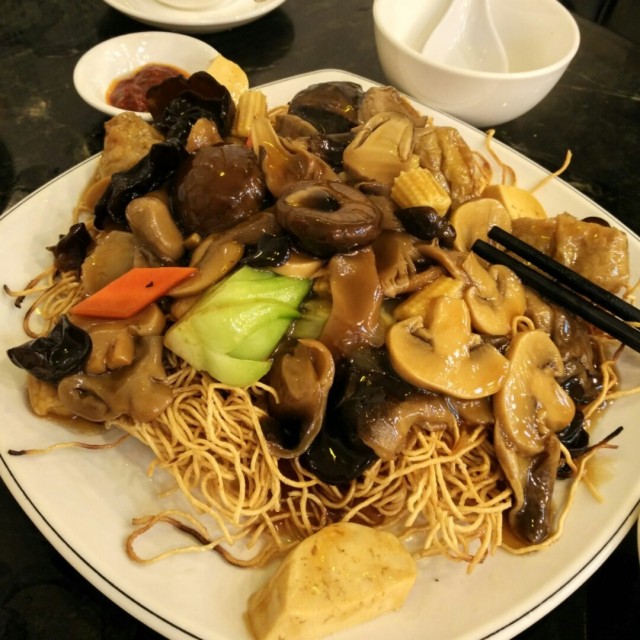 脆炸麵底超多菇