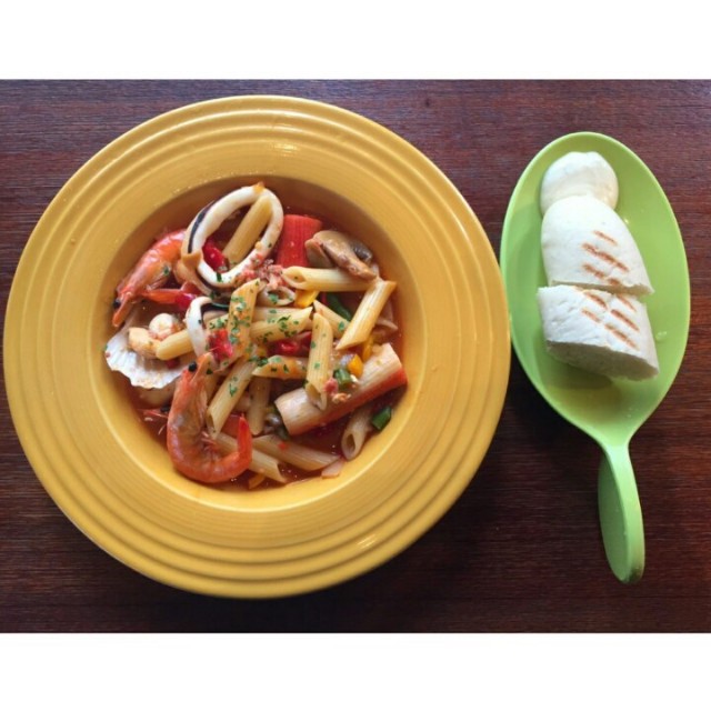 泰式酸辣海鮮義大利麵