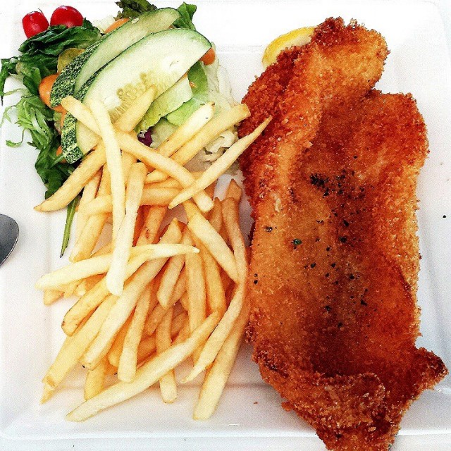 Old fashion fish and chips with al scampi sauce