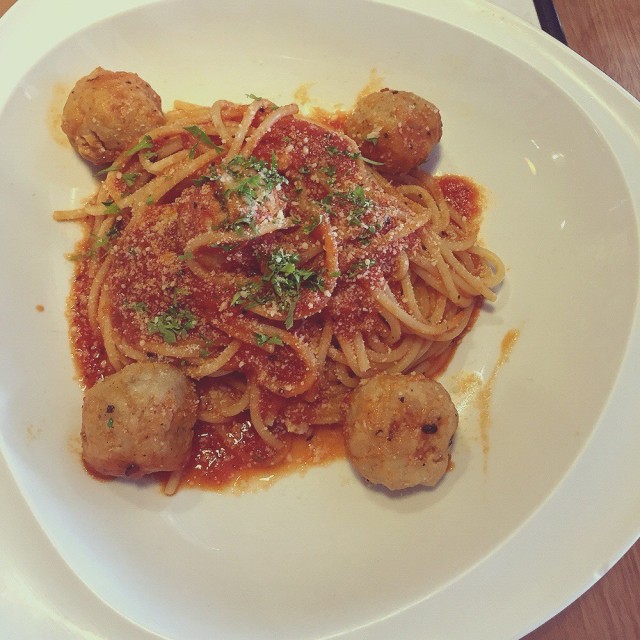 Italian meatballs spaghetti