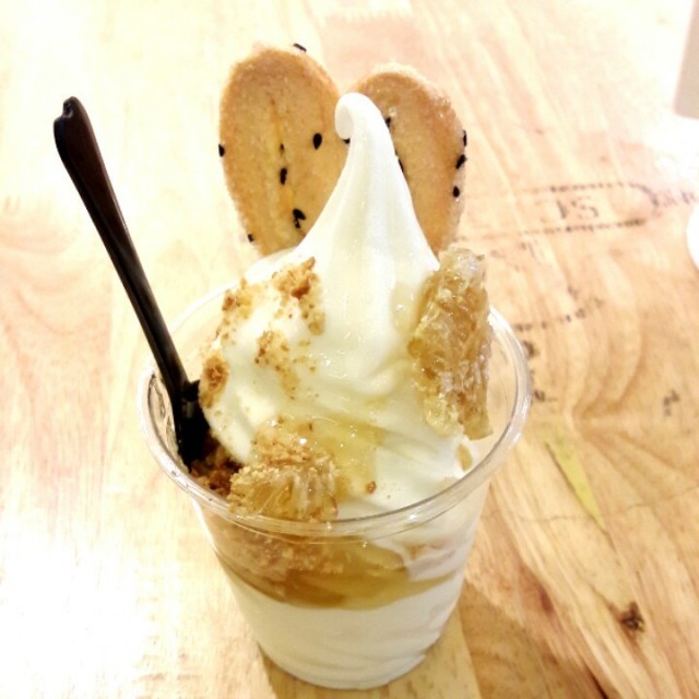 ซอล์ฟเสิร์ฟนมน้ำผึ้ง