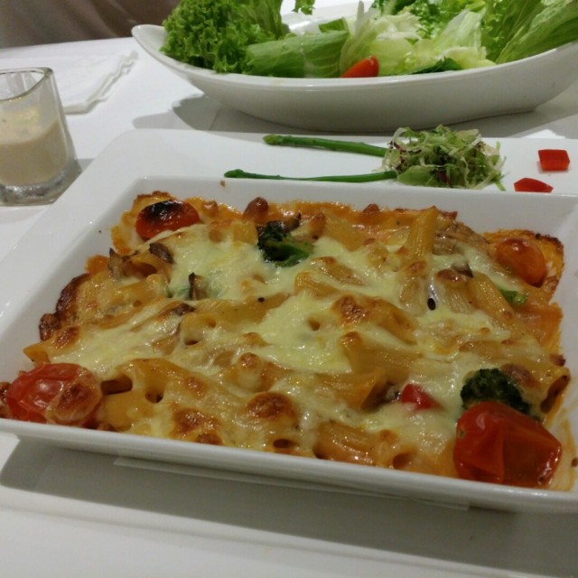Macaroni Alfredo Casserole