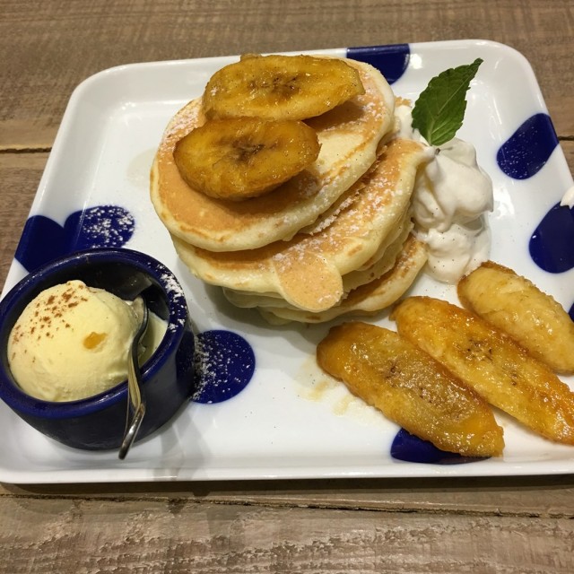 焦糖香蕉冰淇淋鬆餅