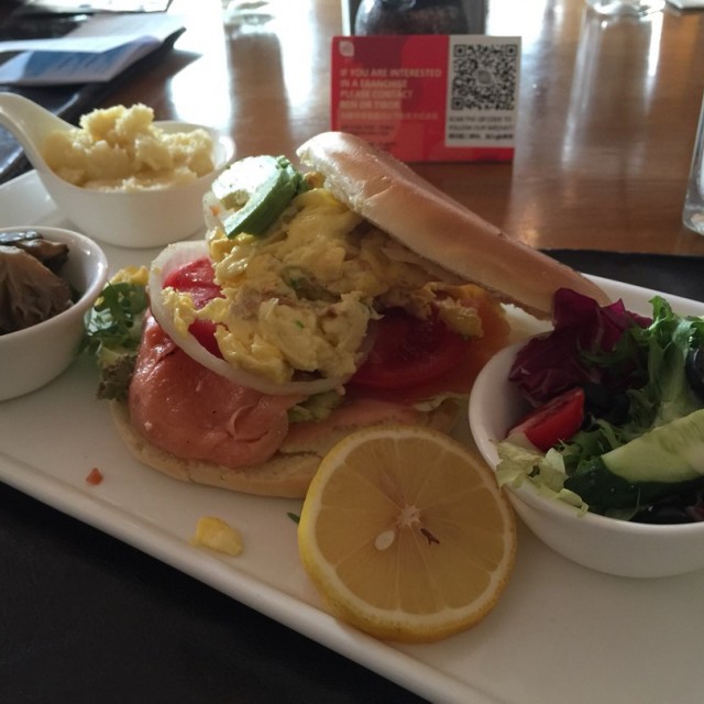 Salmon bagel Brunch 