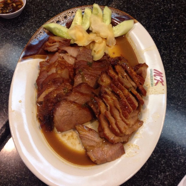 เป็ดย่าง หมูแดง