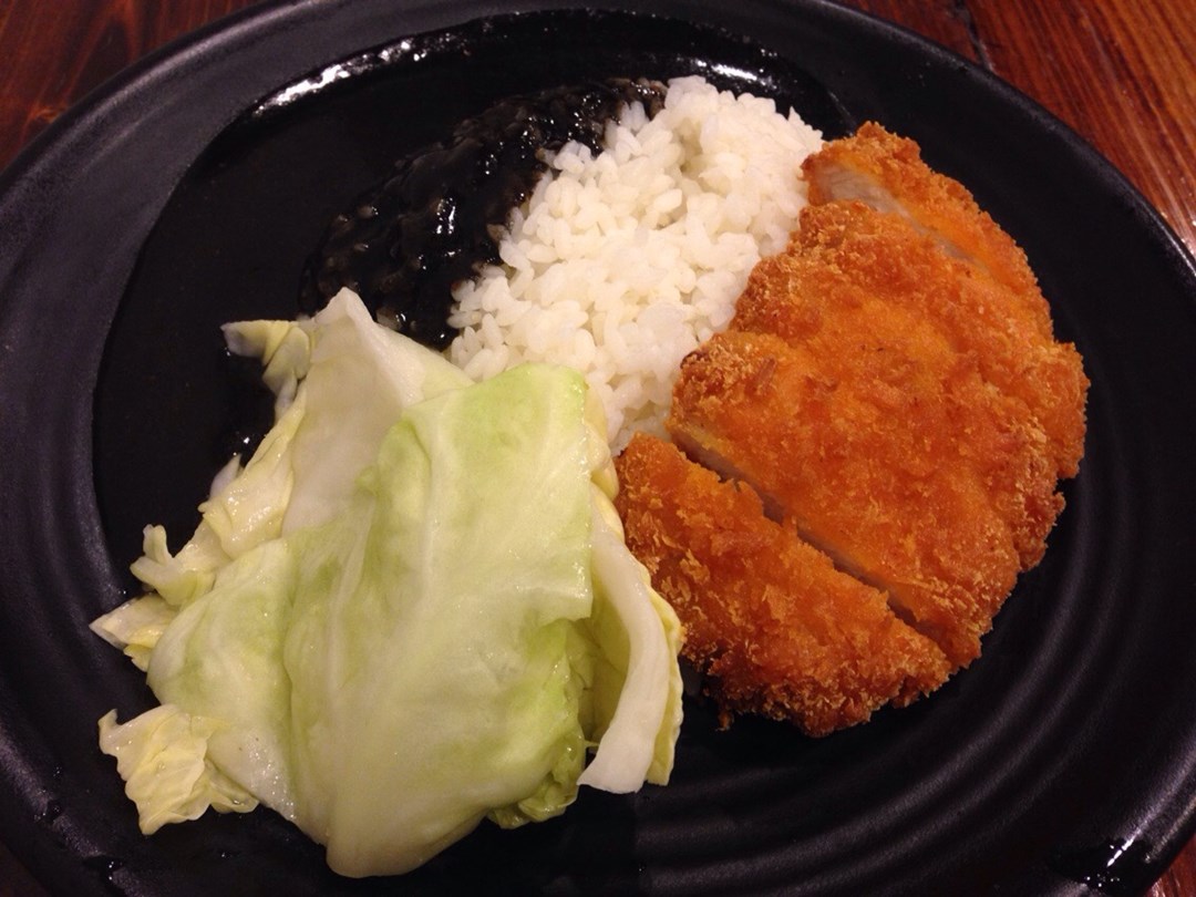 黑咖哩汁吉列猪扒饭