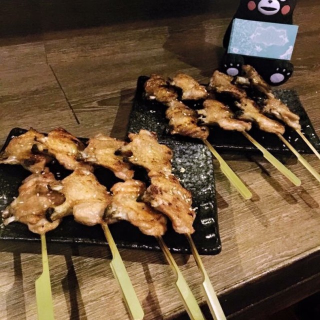鹽烤雞翅（兩串）