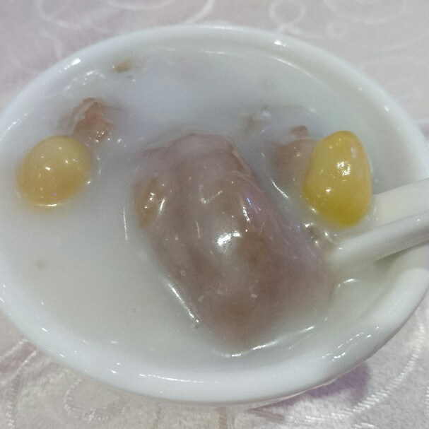 Sweetened Yam Paste with Gingko & Coconut Cream (椰汁白果芋泥）