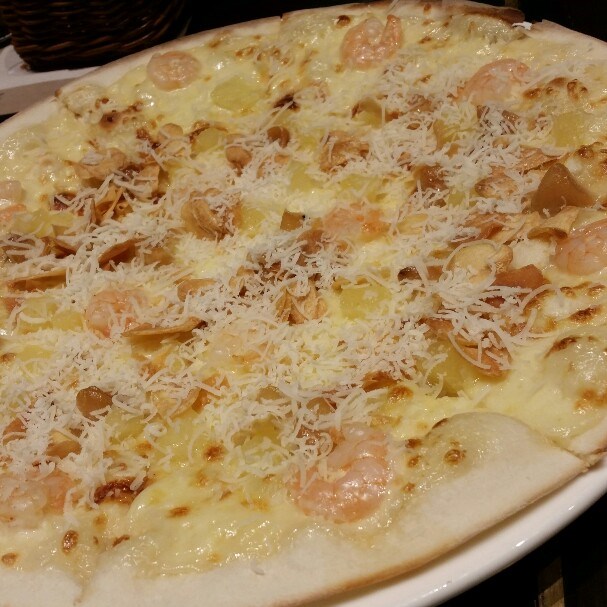 Garlic Snowing Pizza