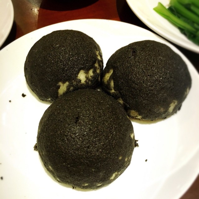 signature black pepper London duck bun