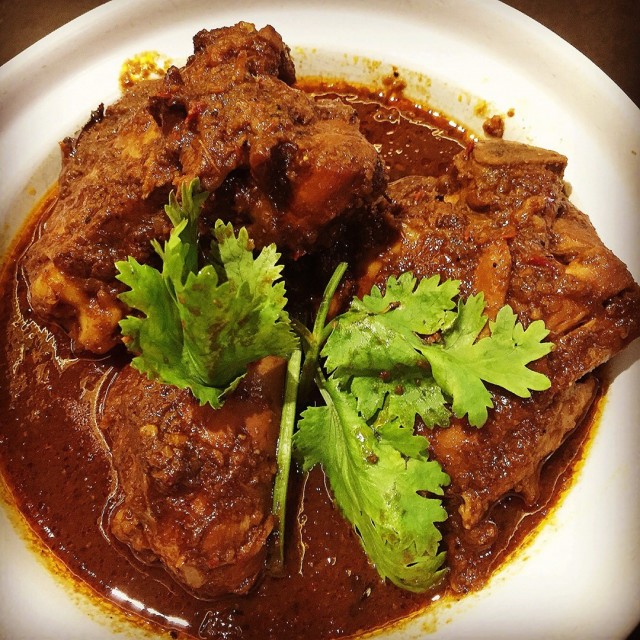 Ayam Buah Keluak