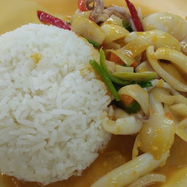 ปลาหมึกขยี้ไข่