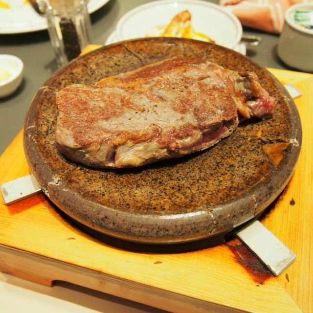 10安士石烧新西兰肉眼牛扒