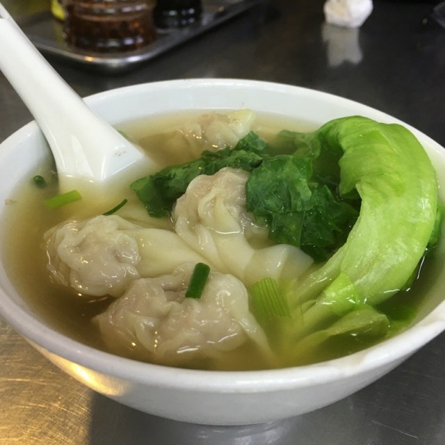 牛肉拉肠、鲜虾拉肠、净云吞