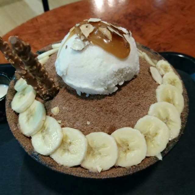 Chocolate banana bingsu 