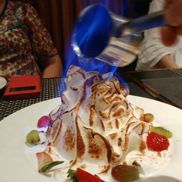 ''FLAMBÉ'' Baked Alaska