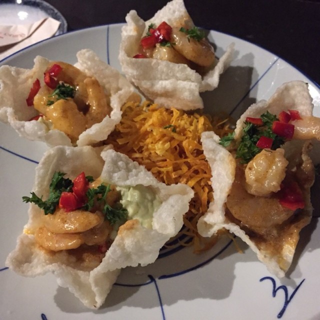 喇沙蝦牛油果沙律炸雲吞