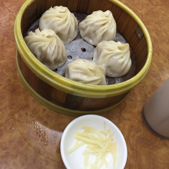 #promotion #小籠包 皮唔薄不過多汁!點黑醋好味