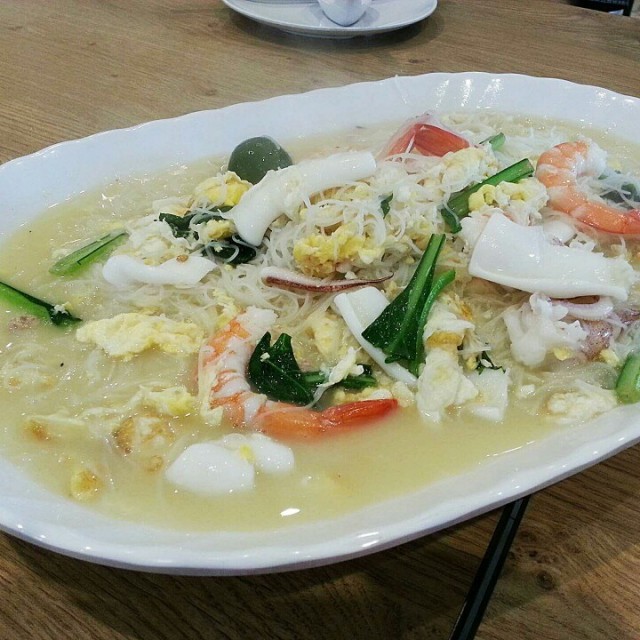 Signature White Beehoon