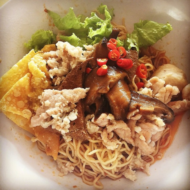 Minced Meat Noodles (肉脞面)