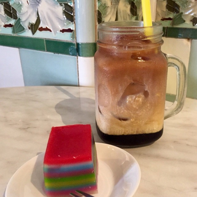 Teh-C Special and kueh lapis