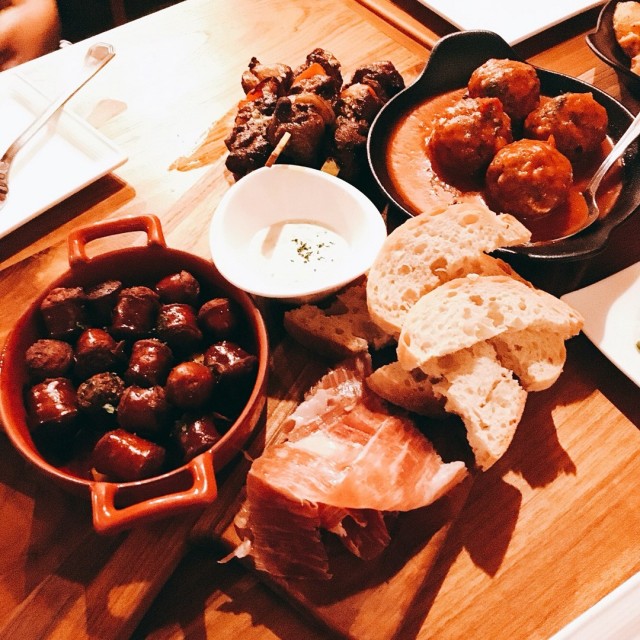 Plato carnivoro