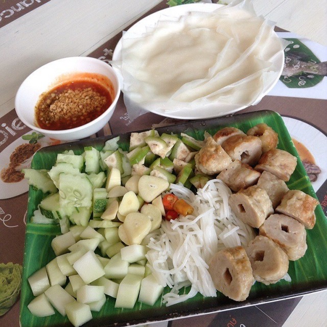 แหนมเนือง