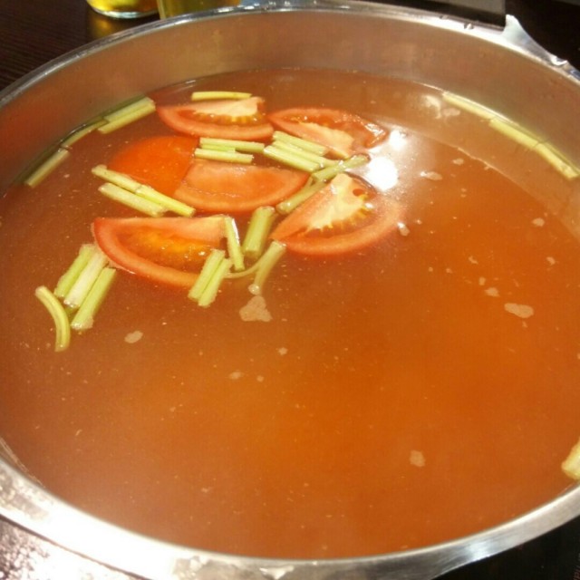 蕃茄薯仔湯底