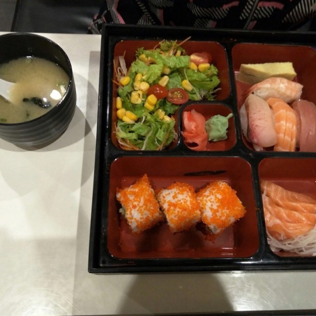 Sashimi & Sushi