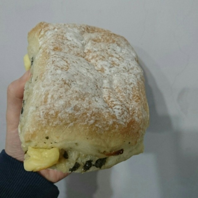 歐式羅勒起司麵包