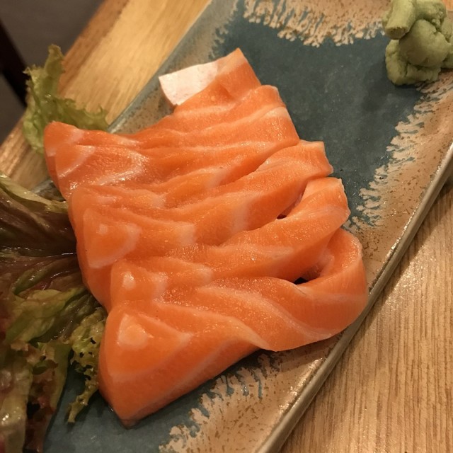 三文鱼腩刺身