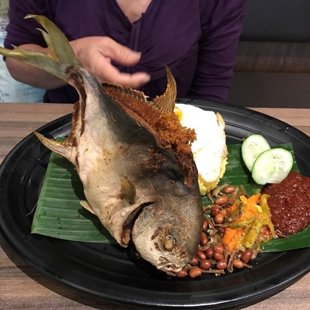 Nyonya Fish Nasi Kuning
