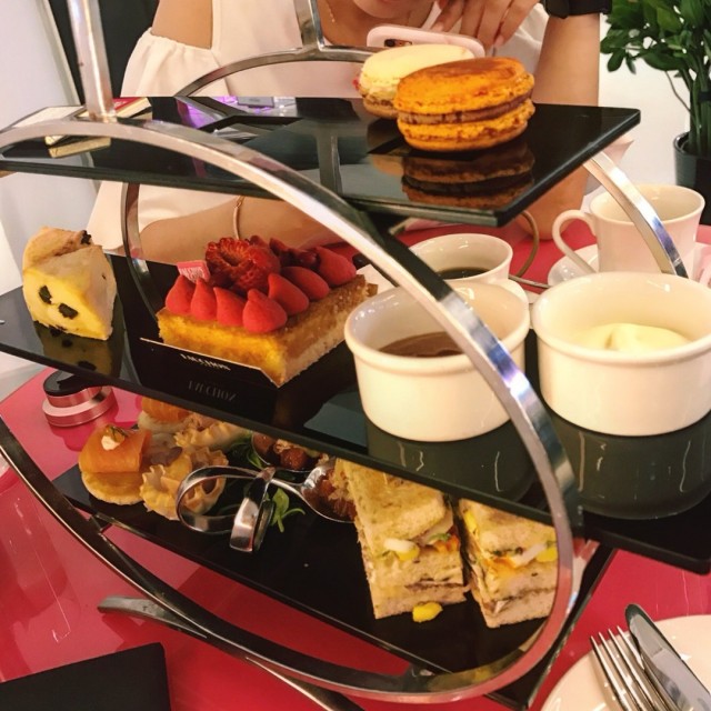Afternoon tea set for two