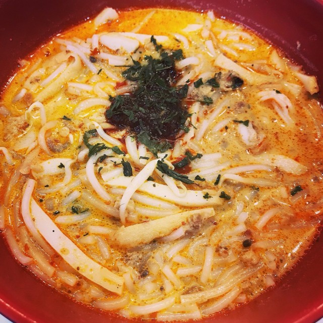 Laksa (叻沙)