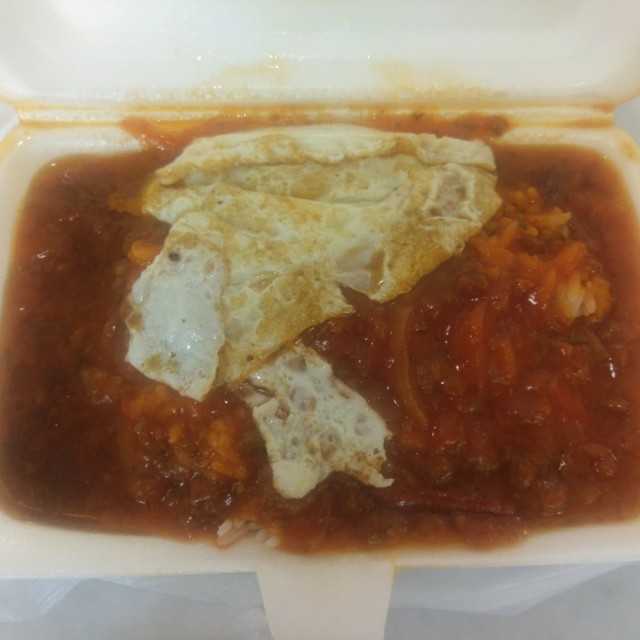 煎蛋免治牛肉饭