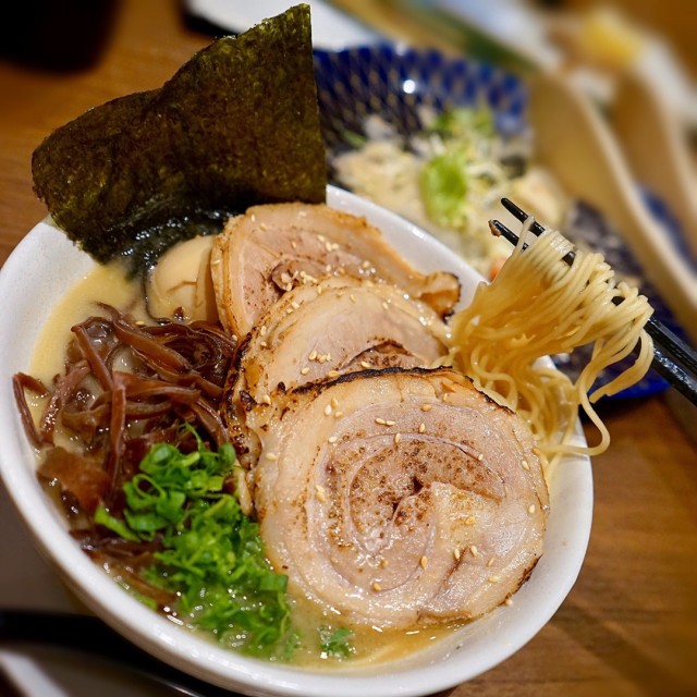 有驚喜!做的比坊間堪稱日本拉麵專門店的更好!讚!