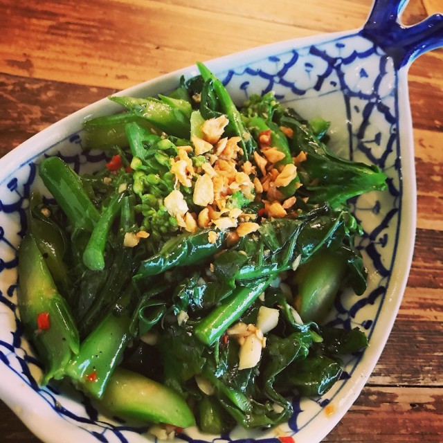 Phad Kana (Stir-Fried Kailan with Red Chillies)