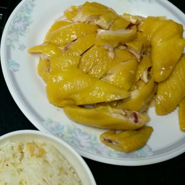 雞好滑 雞油飯好香唔油膩 一定要試 👍👍👍